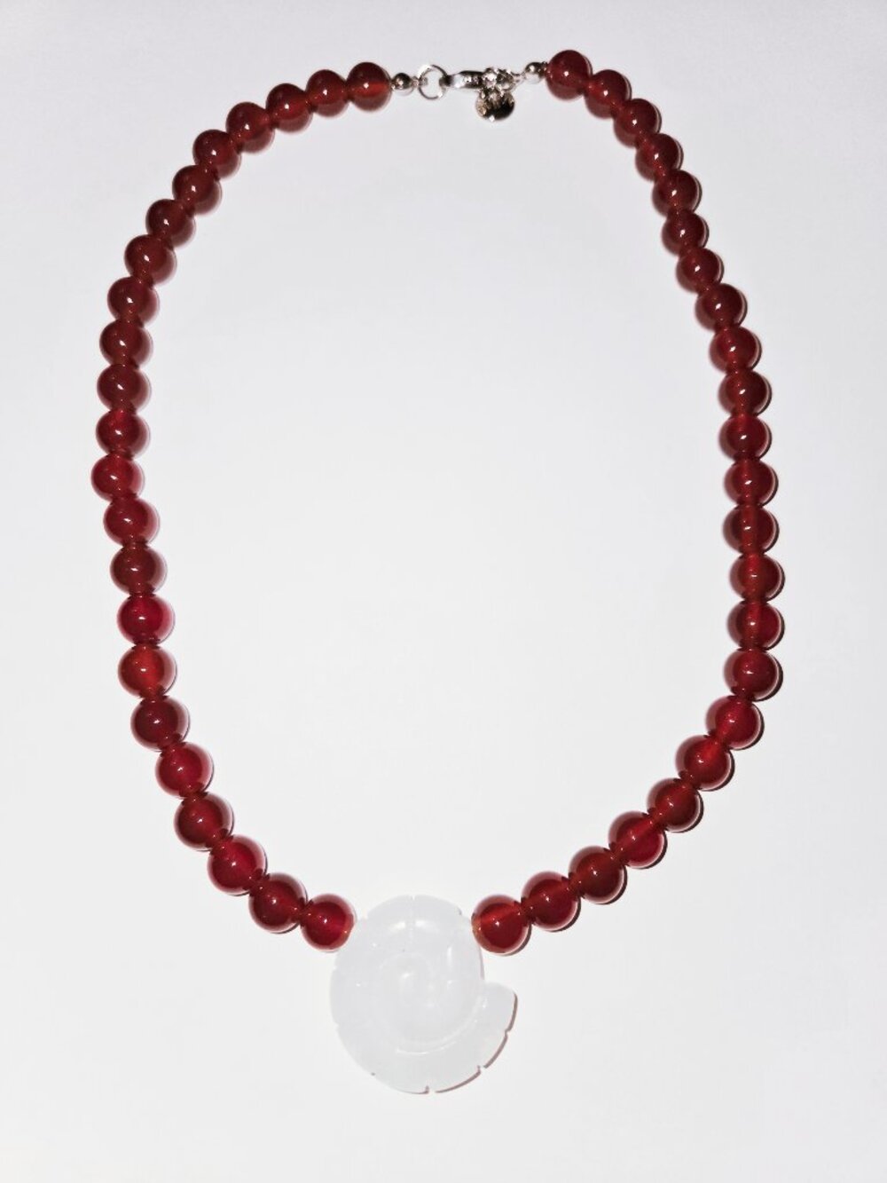 Mayamar Red Beaded Necklace With Mother of Pearl Shell Pendant NEW
